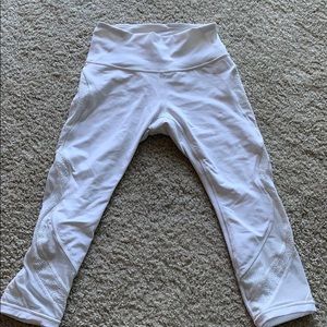 Lululemon wunder under white lace crop luxtreme